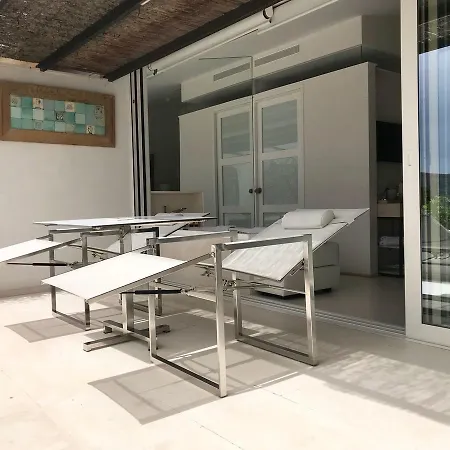 Boutique Calma Blanca Отель Кадакес