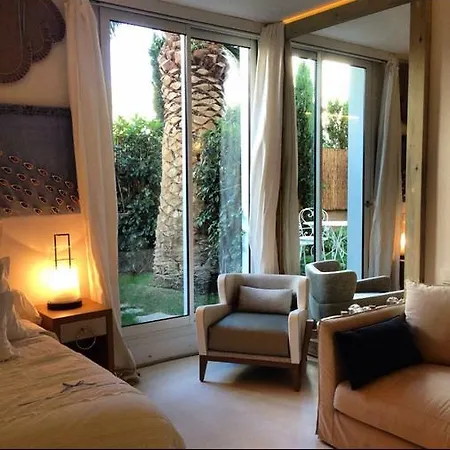 מלון Boutique Calma Blanca 4*